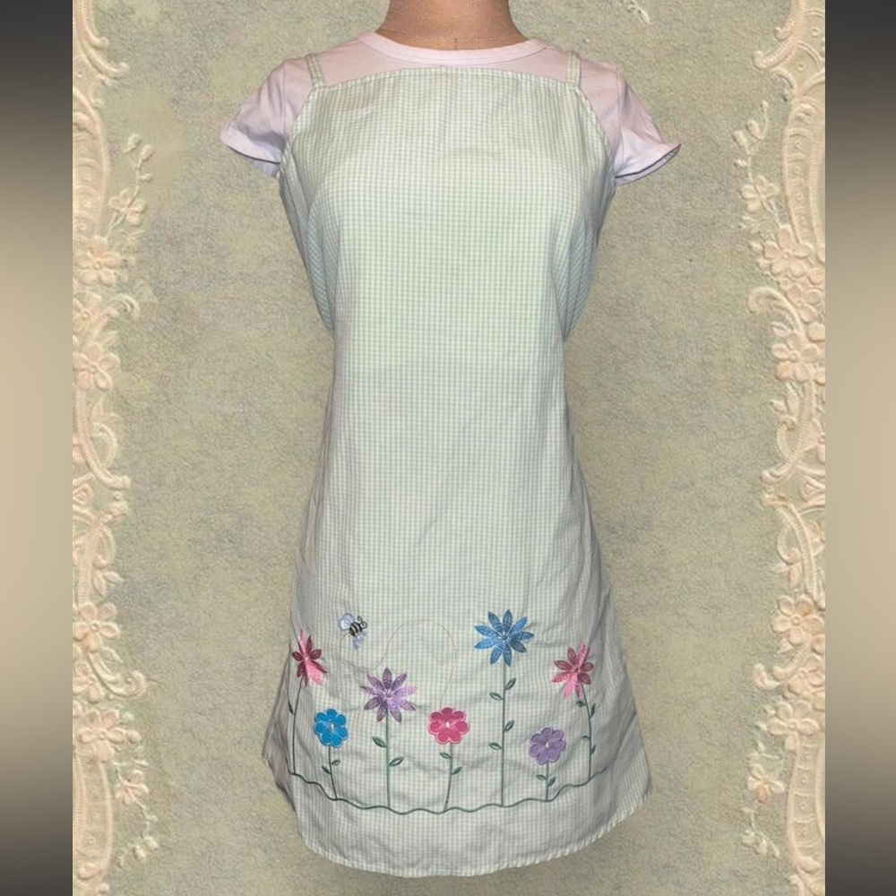 Vintage Basic Editions Spring White and Green flo… - image 1